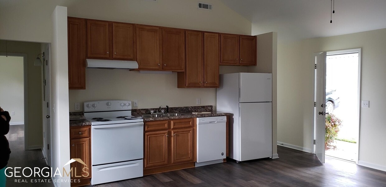 Building Photo - 120 Shelia Dr