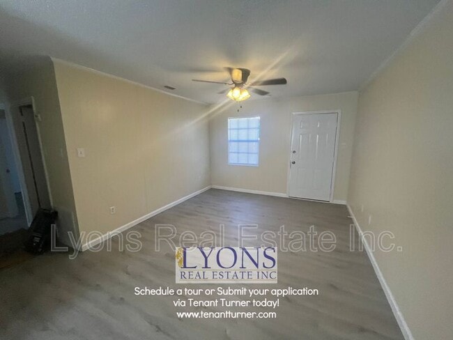 Building Photo - 903 Greenwood Dr