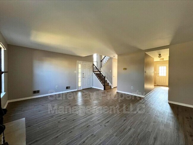 Building Photo - 23 Stratton Ct