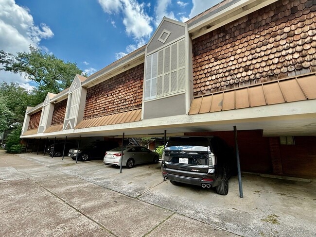 Building Photo - 918 Heights Blvd