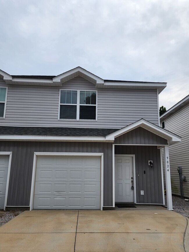 Building Photo - 9024 Banyan Beach Dr
