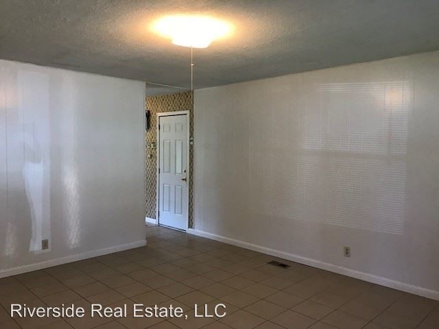 Building Photo - 3 br, 1 bath House - 706 Saint Barbara Ln
