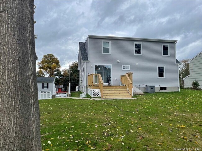 Foto del edificio - 439 Oakwood St