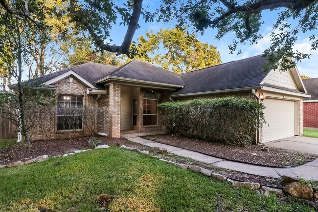 Building Photo - 810 Courtside Dr E