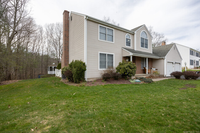 Building Photo - 142 Miller Farm Rd