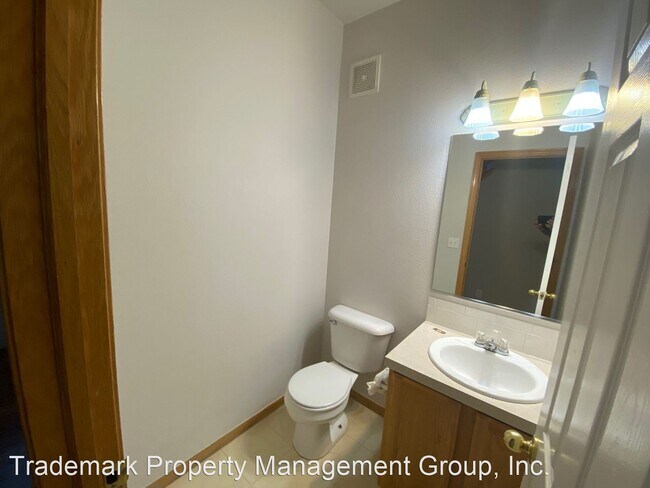 Building Photo - 4 br, 3.5 bath House - 1333 Fairfield Avenue