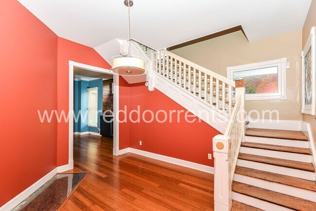 Foto del edificio - 1332 N College Ave
