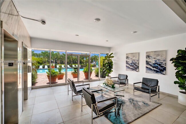Foto del edificio - 401 Golden Isles Dr