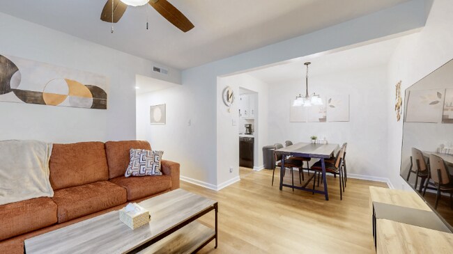 Foto del edificio - 253 White Oak Rd