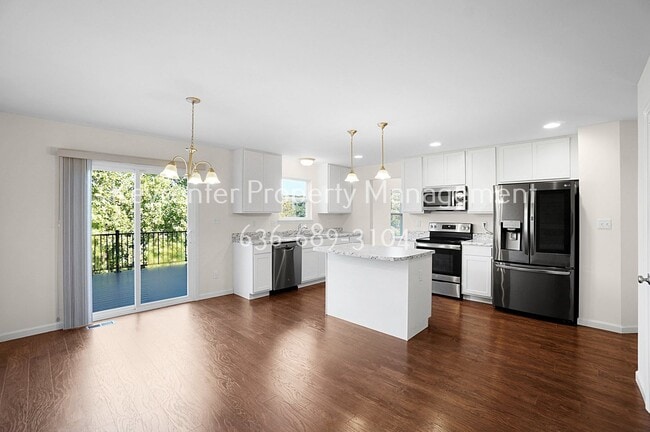 Building Photo - Coming Soon!!! Spacious and Modern 3-Bedroom Home for Rent Near Butler Lake