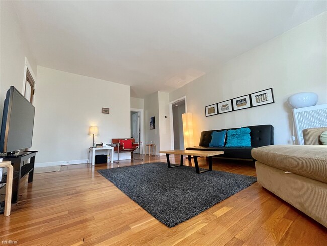 Building Photo - 3 br, 1 bath House - 36 Marlboro St