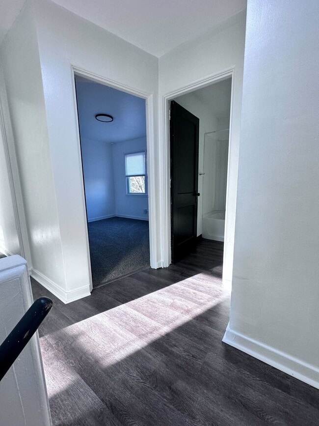 Foto del edificio - Cozy 3-Bedroom Townhouse in Midland, PA!