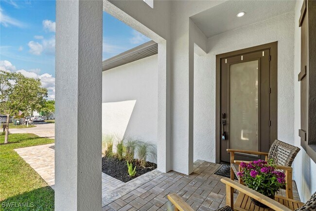 Building Photo - 3552 Hibiscus Ave