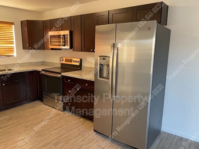 Foto del edificio - 630 E Jensen St