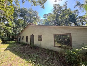 Building Photo - 6329 Rolling Hills Dr