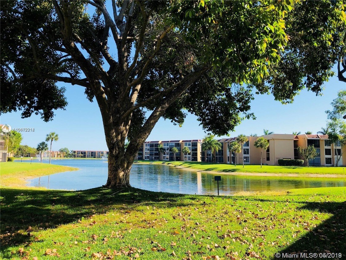 5713 Coral Lake Dr Unit 201, Margate, FL 33063 Condo for Rent in Margate, FL