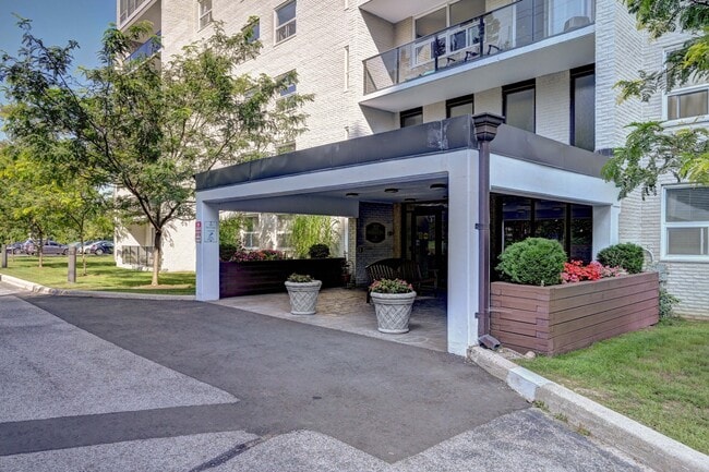 Building Photo - Somerset Place Apartments - Cambridge