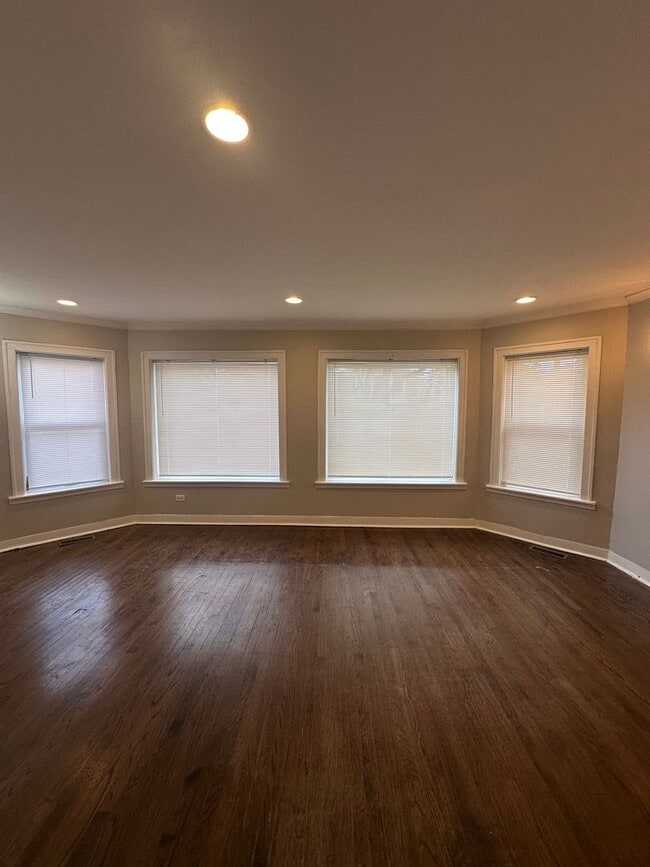 Foto del edificio - 8518 S Bennett Ave