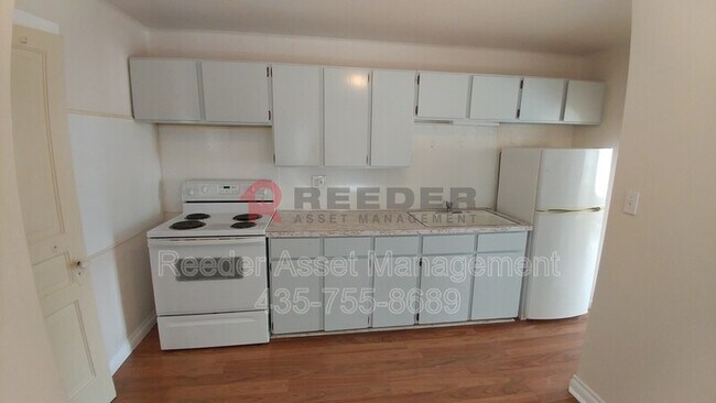 Foto del edificio - 245 N 100 E