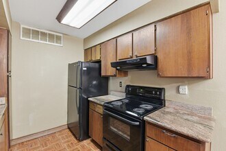 Building Photo - 12905 Woodforest Blvd
