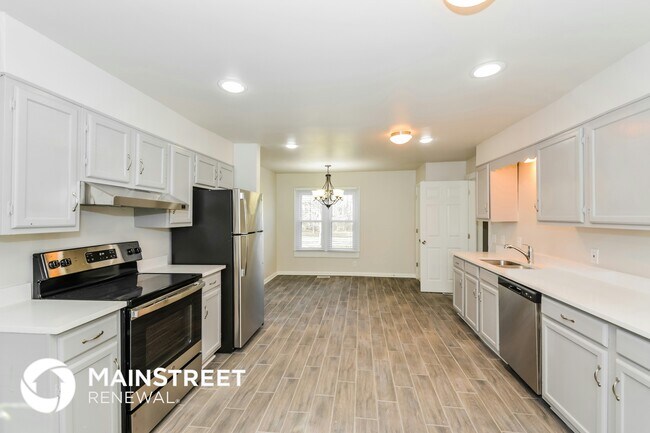 Building Photo - 4044 Elizabeth Dr