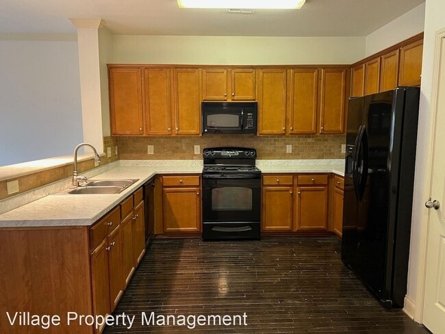 Building Photo - 3 br, 2.5 bath House - 116 Northcrest Comm...