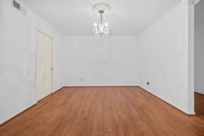 Building Photo - 642 S Ripple Creek Dr