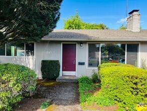 Building Photo - 2811-2819-2819 SE 46th Ave