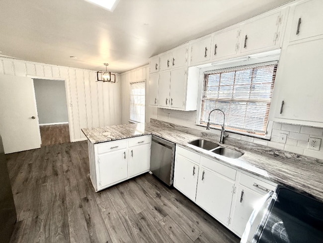 Foto del edificio - 2071-2073 E Roxboro Rd NE