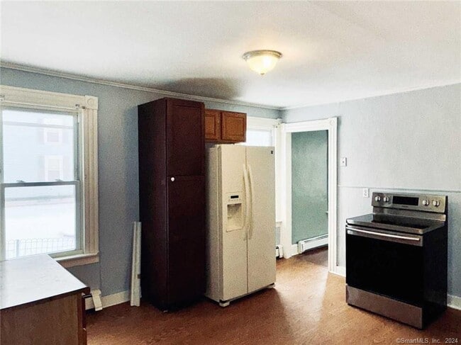 Building Photo - 54 New Litchfield St