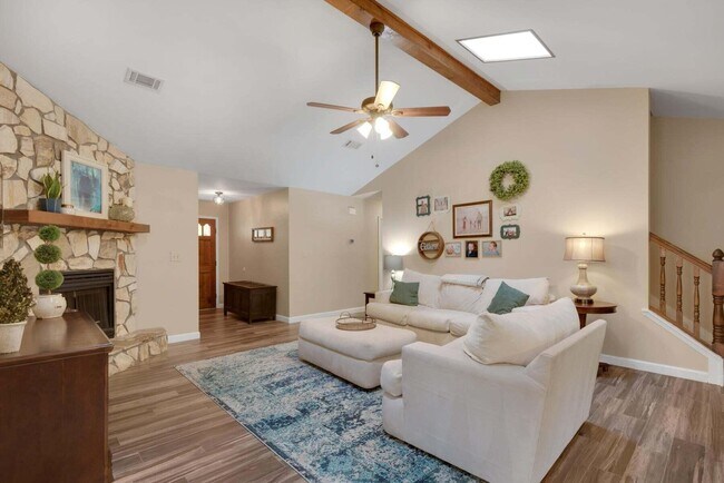 Foto del edificio - 4508 Parkwood Ln
