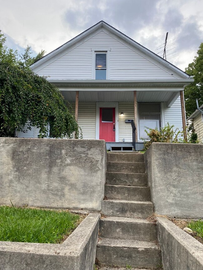 Building Photo - Campbell Estate : ** MOVE IN SPECIAL**