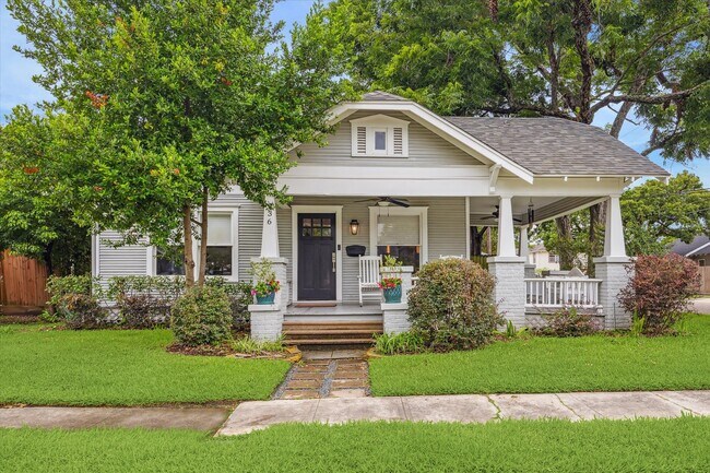 Foto del edificio - 936 W Cottage St