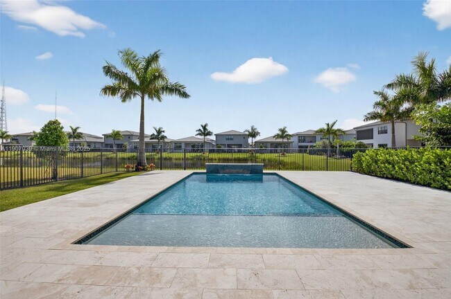 Foto del edificio - 8356 Royal County Down Rd