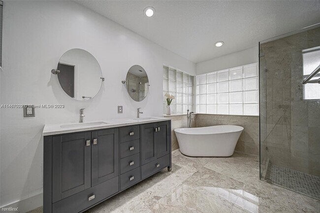 Foto del edificio - 4 br, 2 bath House - 20506 SW 54th Pl