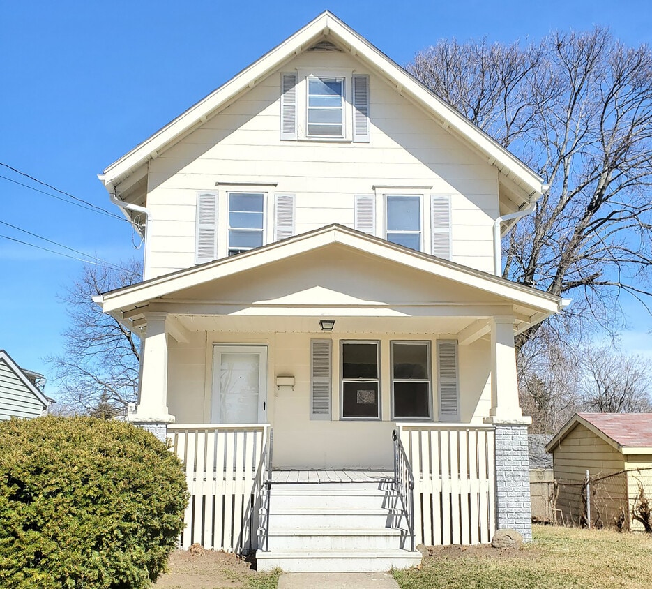 Primary Photo - 105 Edward Ave