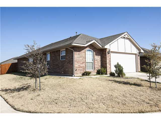 3 Bedroom Home- Edmond Schools- Pool and Park in the Addition - 3 Bedroom Home- Edmond Schools- Pool and Park in the Addition