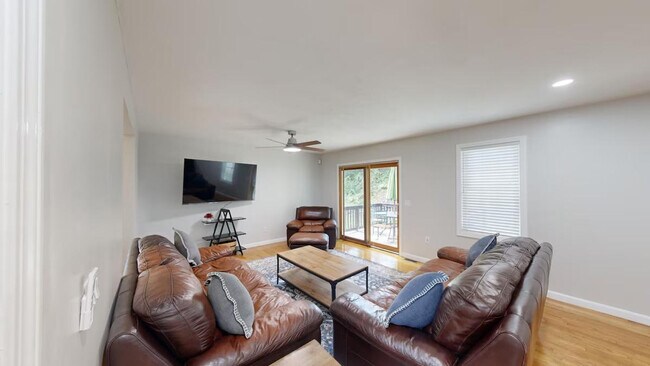 Foto del edificio - 9 Bates Ave