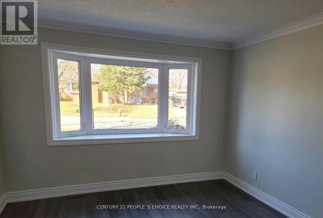 Building Photo - 1482 Fisher Ave