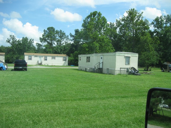 Foto del edificio - McMillan Mobile Home Village