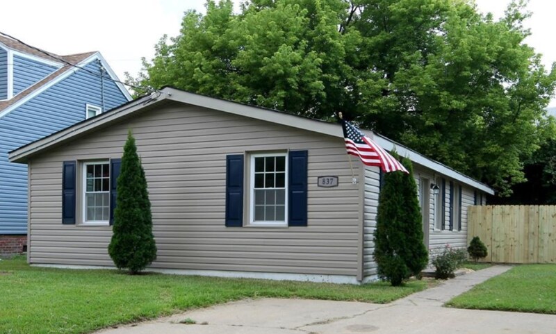 Primary Photo - 837 Pollard St