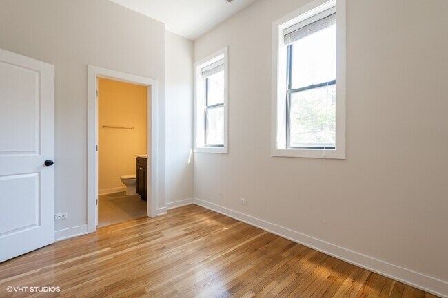 Building Photo - 611 W Oakdale Ave