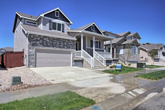 Foto del edificio - 4/5 Bedroom Single Family Home in Raindance