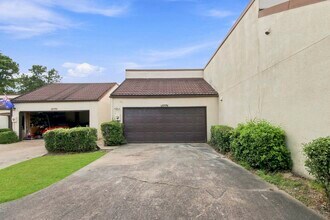 Building Photo - 20315 Sunny Shores Dr