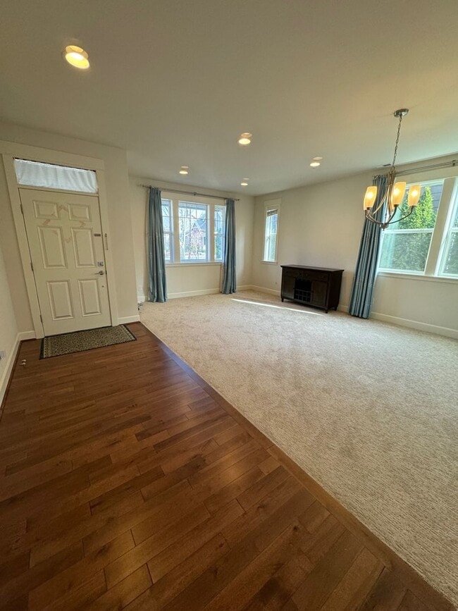 Building Photo - Quiet 4 bed, 2.75 bath + Den home in Claremont community in Highland Renton