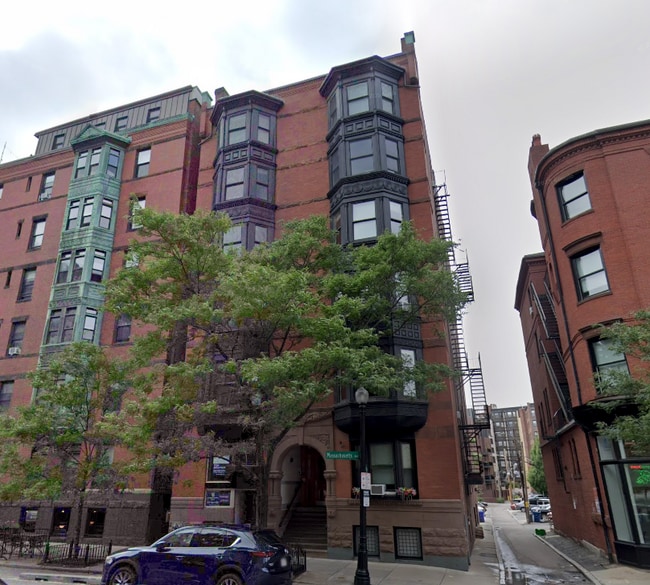 Building Photo - 31 Massachusetts Ave