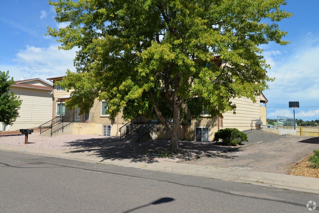 Foto del edificio - 16525-165 E 13th Ave