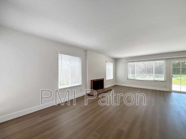 Foto del edificio - 21909 Huron Ln