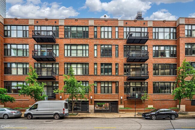 Building Photo - 333 W Hubbard St