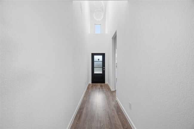 Building Photo - 32319 Melbrooke Dr